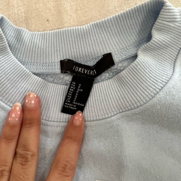 🛍 3/$10 Forever 21 Brooklyn Baby Blue crop sweater - Picture 4 of 4